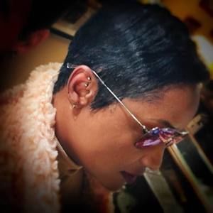 Meet your Posher, Lola